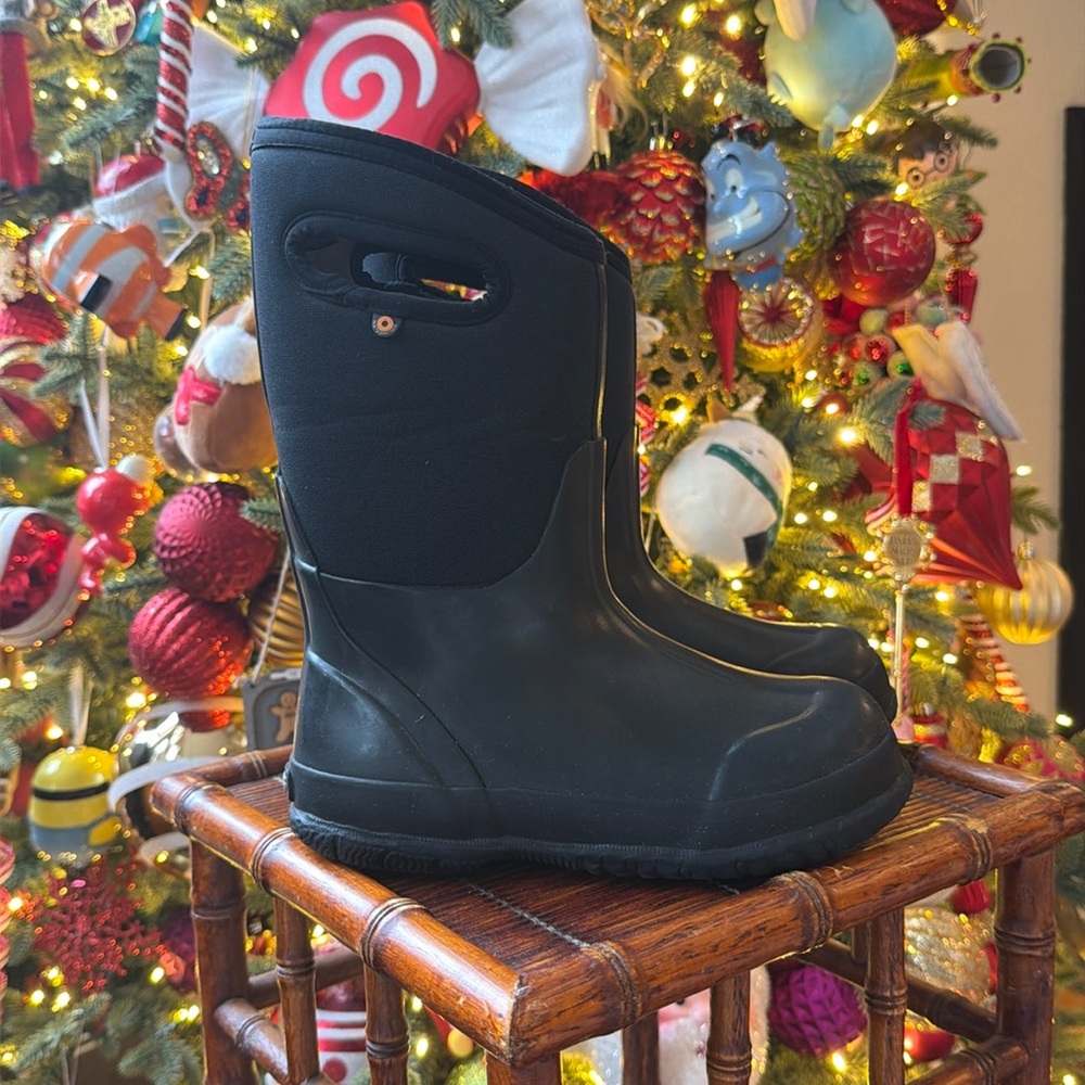 Kids' Bogs Classic Boots, Black size 2